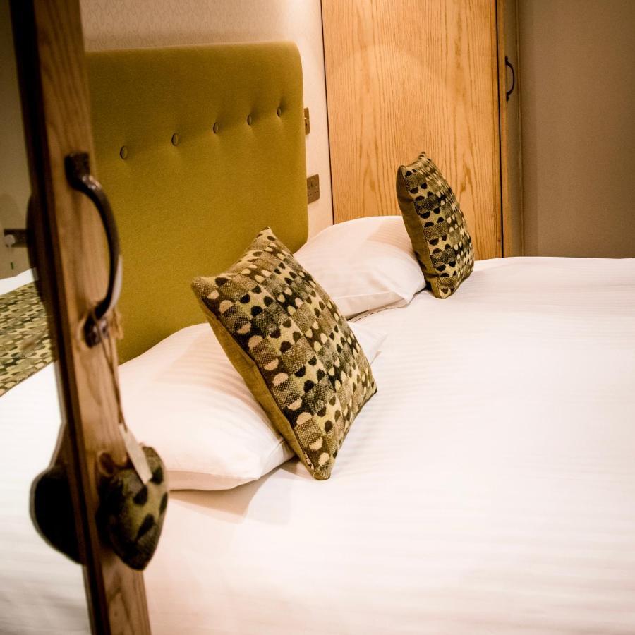 Gwesty'R Emlyn Hotel Newcastle Emlyn Kültér fotó