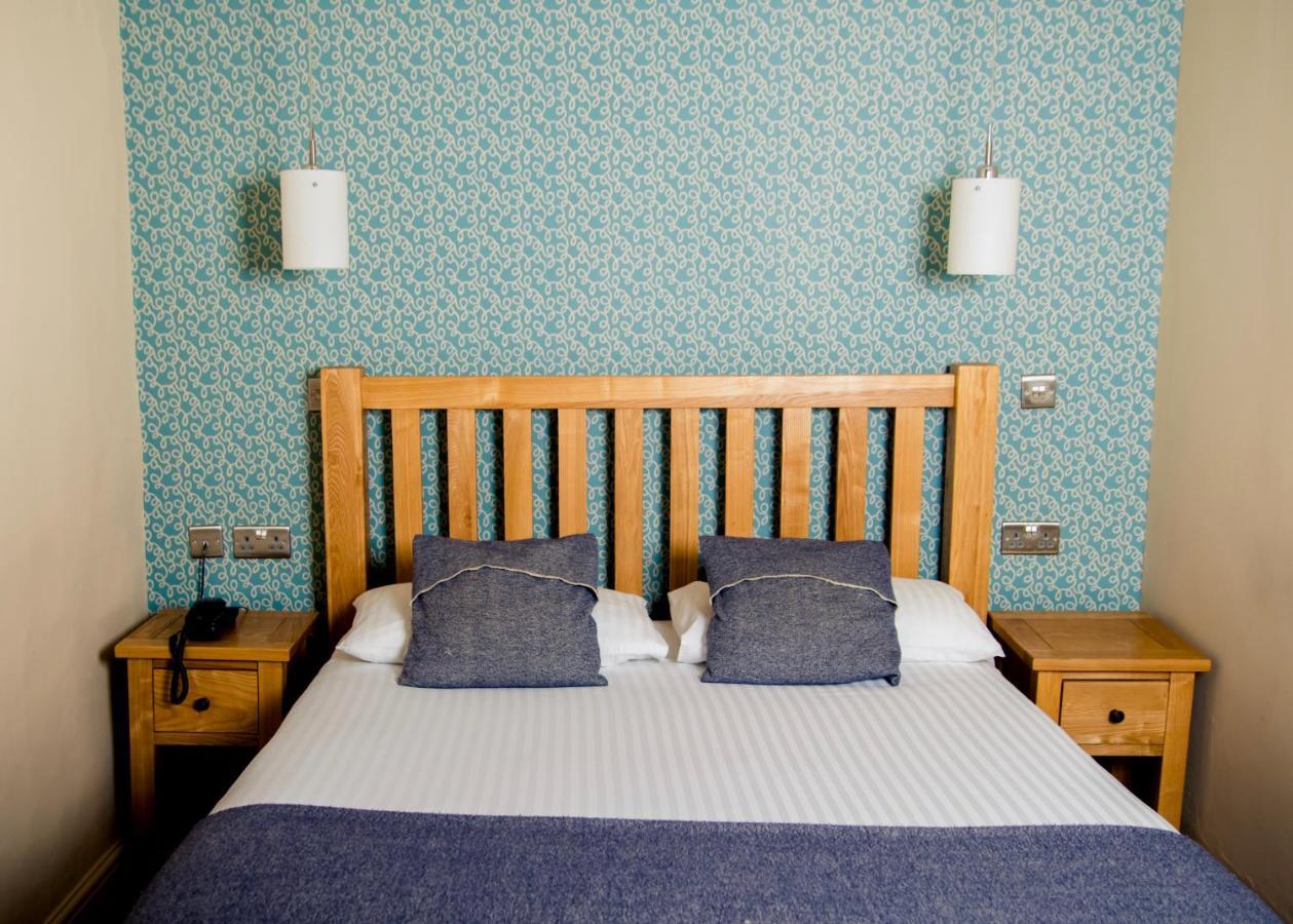 Gwesty'R Emlyn Hotel Newcastle Emlyn Kültér fotó
